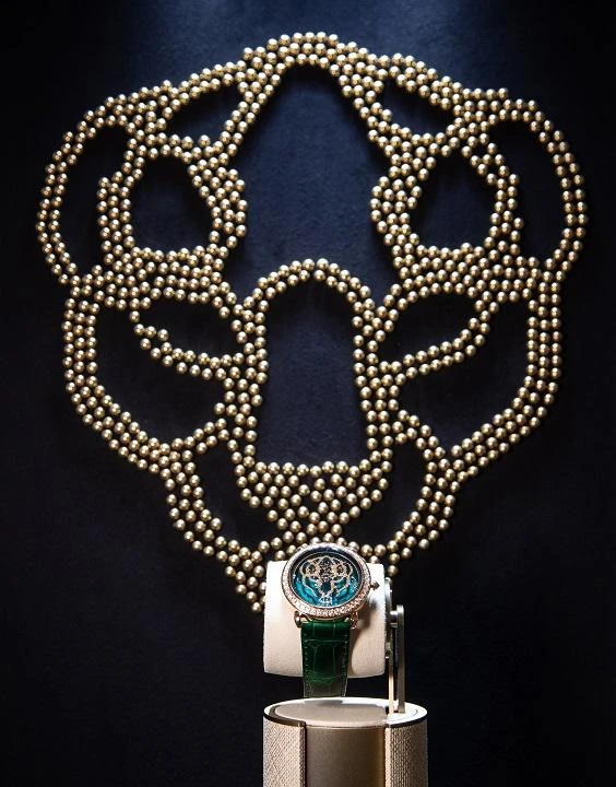 Unique Timepieces x Cartier’s merry Christmas pop-up brings jingling bells and joyful festive spirit to Macau